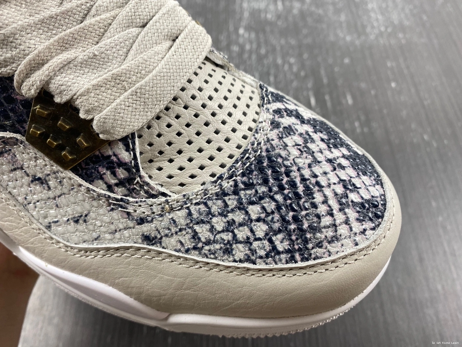 819139-030 Retro Snakeskin 4 Jordan - 0320